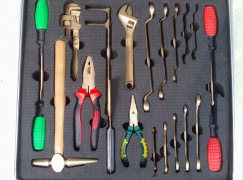 點擊查看詳細信息<br>標題：無火花工具組 閱讀次數(shù)：5798