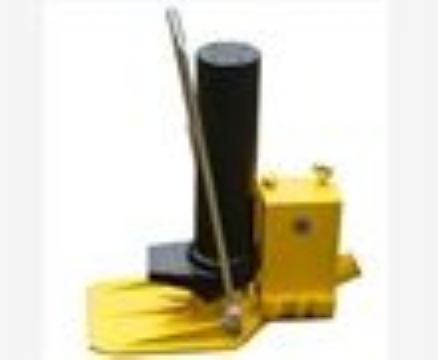 點(diǎn)擊查看詳細(xì)信息<br>標(biāo)題：GYQD-196型寬枕板起道器 閱讀次數(shù)：2352