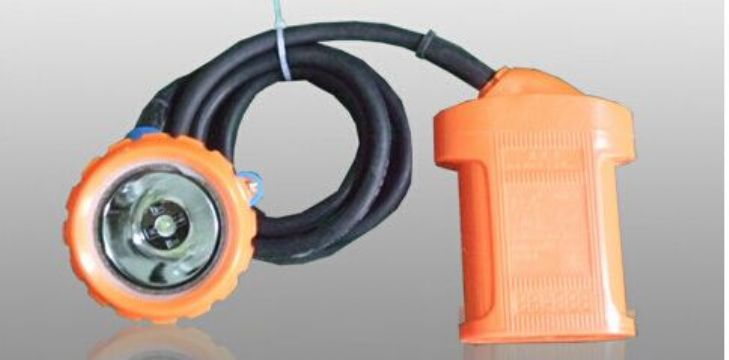 點(diǎn)擊查看詳細(xì)信息<br>標(biāo)題：KL3LM(B)型鋰電礦燈 閱讀次數(shù)：2110